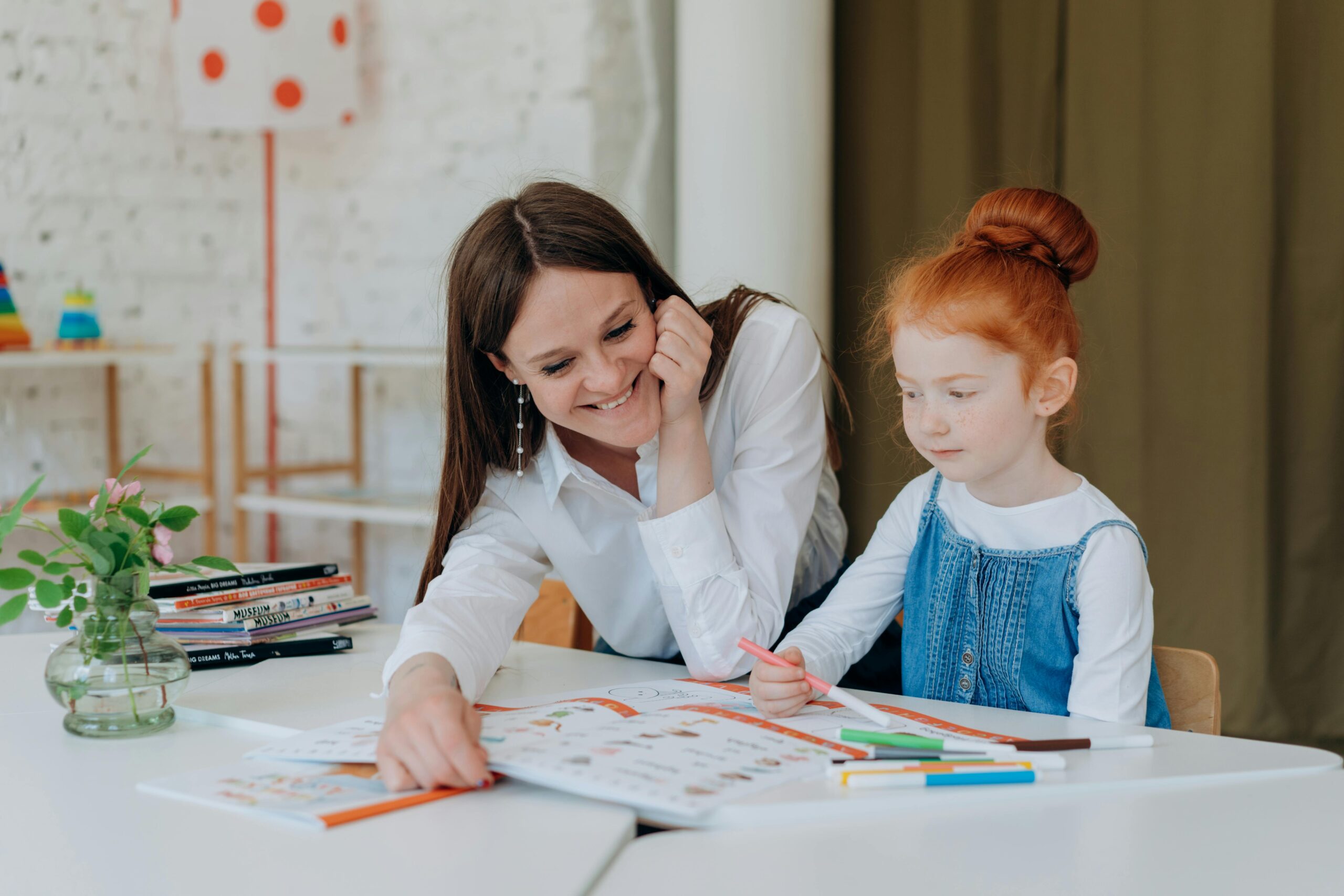 Orton-Gillingham tutor teaching her young student